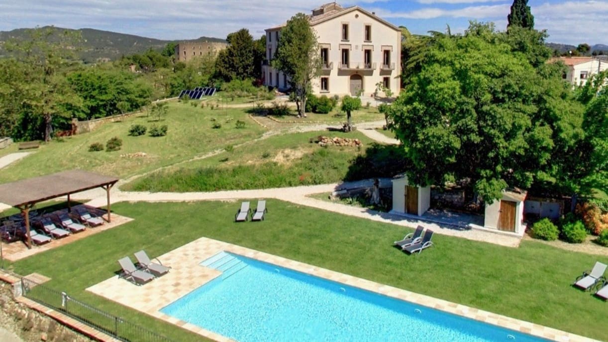 18 soveværelse Finca/Landehus til salg i La Pobla de Claramunt med swimmingpool garage - € 2.350.000 (Ref: 9064592)