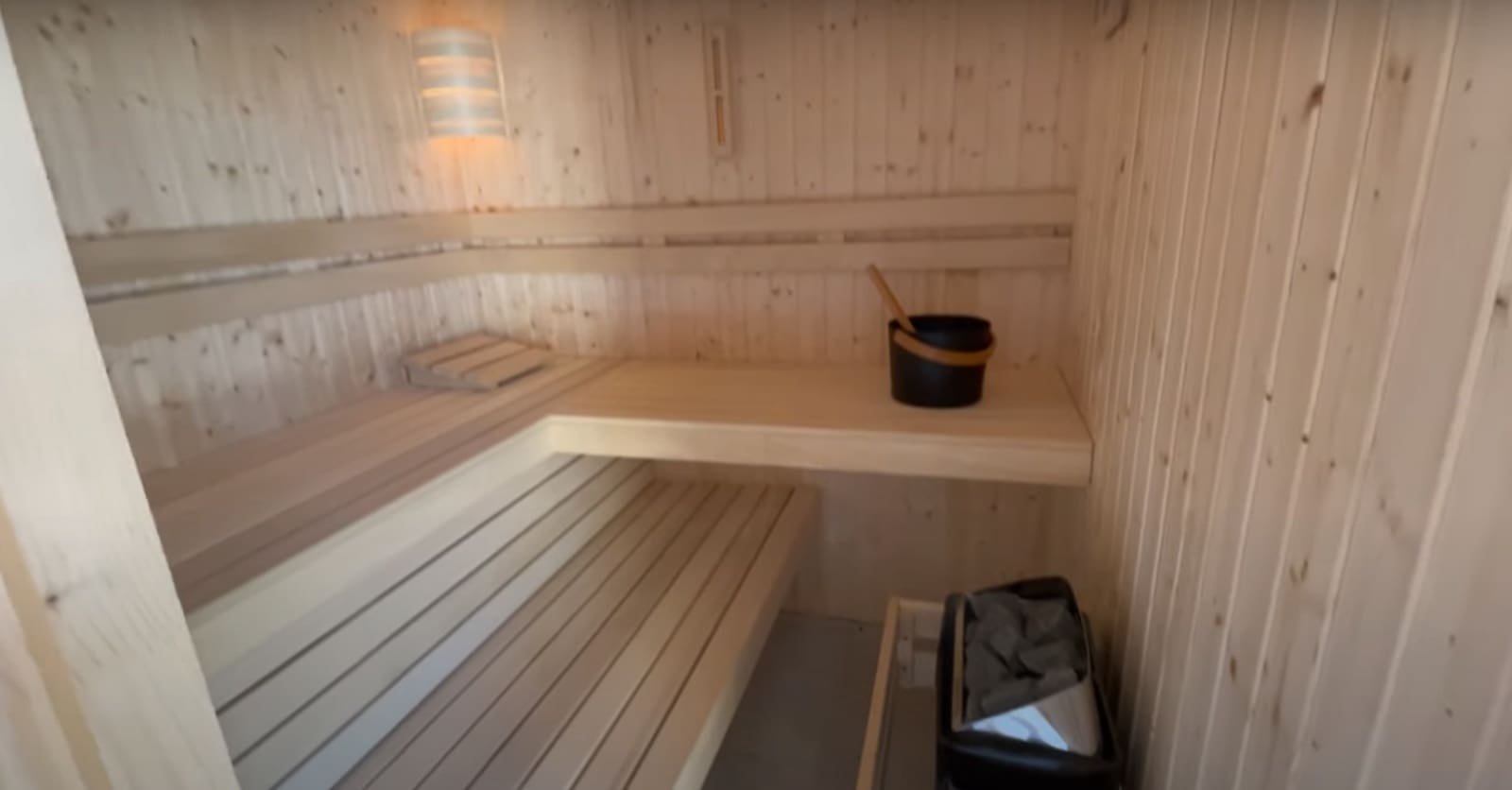 18 soveværelse Finca/Landehus til salg i La Pobla de Claramunt med swimmingpool garage - € 2.350.000 (Ref: 9064592)