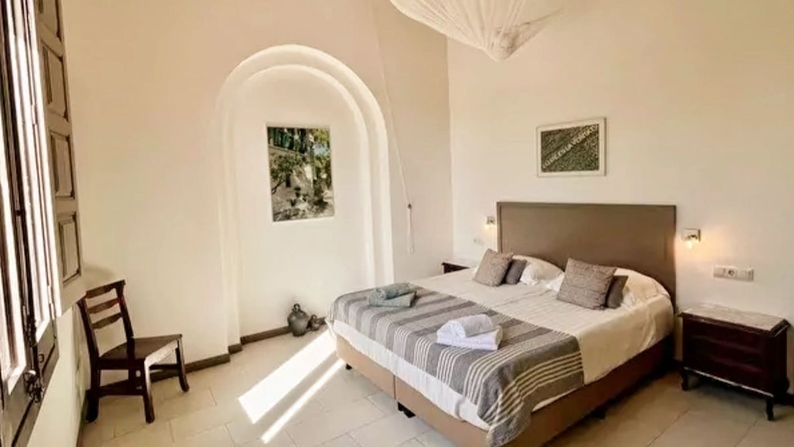 18 soveværelse Finca/Landehus til salg i La Pobla de Claramunt med swimmingpool garage - € 2.350.000 (Ref: 9064592)