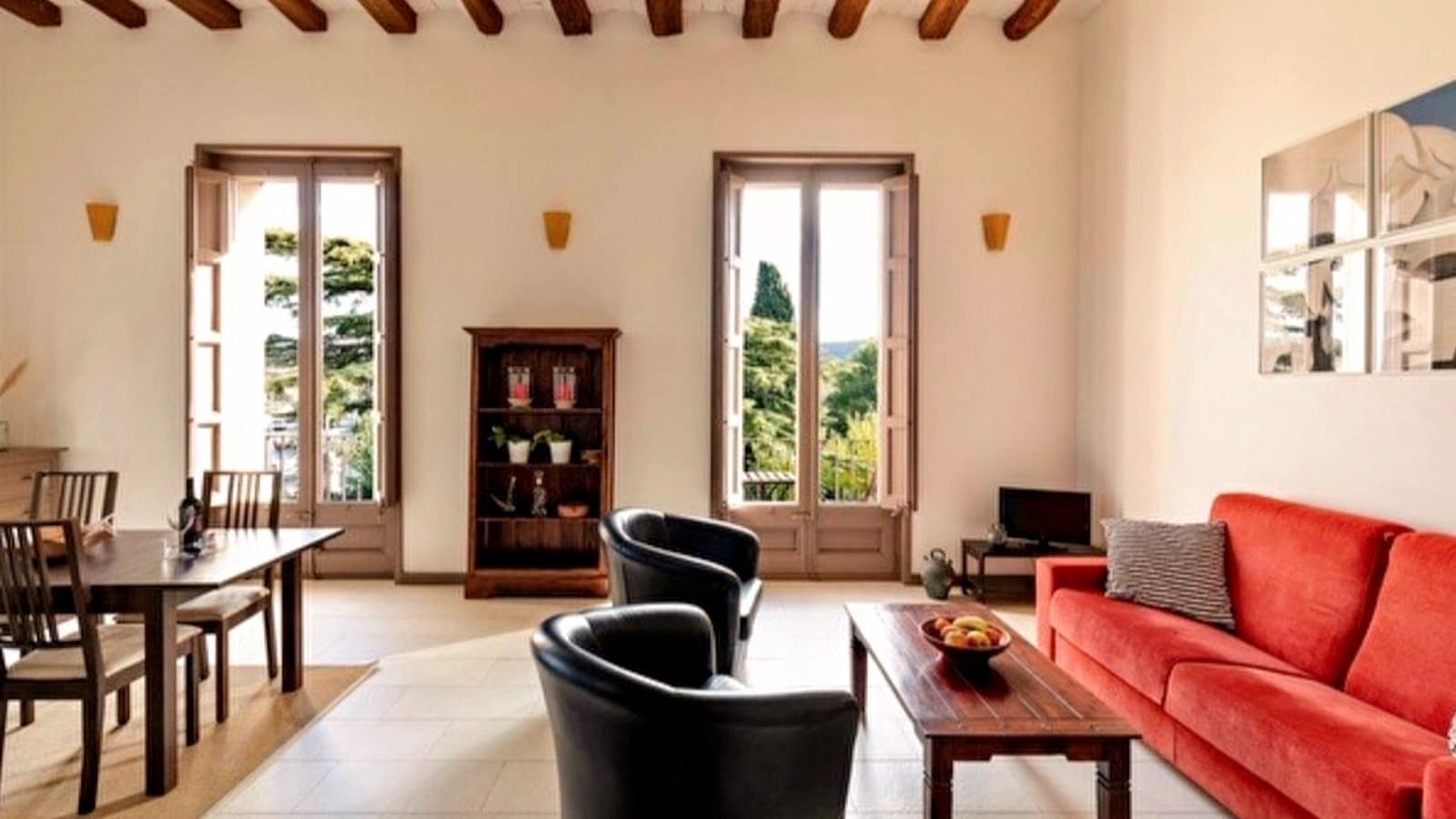 18 soveværelse Finca/Landehus til salg i La Pobla de Claramunt med swimmingpool garage - € 2.350.000 (Ref: 9064592)