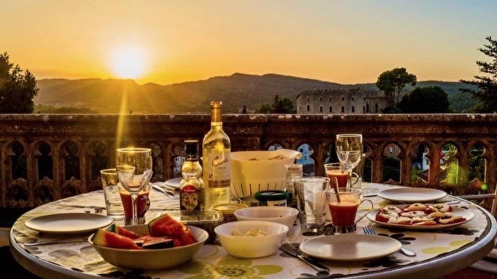 18 soveværelse Finca/Landehus til salg i La Pobla de Claramunt med swimmingpool garage - € 2.350.000 (Ref: 9064592)