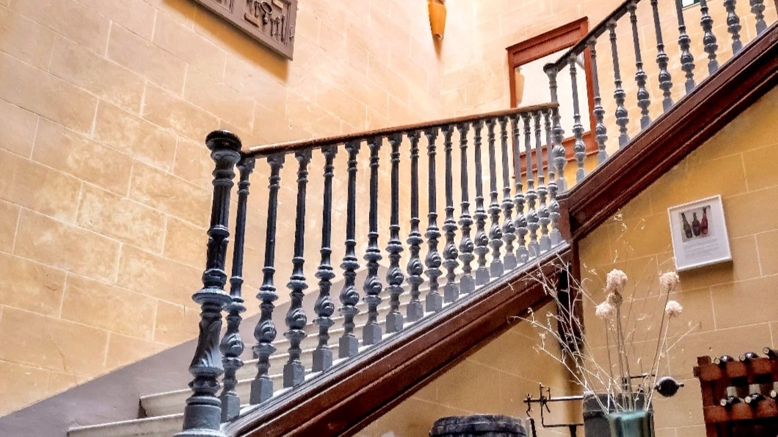 18 soveværelse Finca/Landehus til salg i La Pobla de Claramunt med swimmingpool garage - € 2.350.000 (Ref: 9064592)