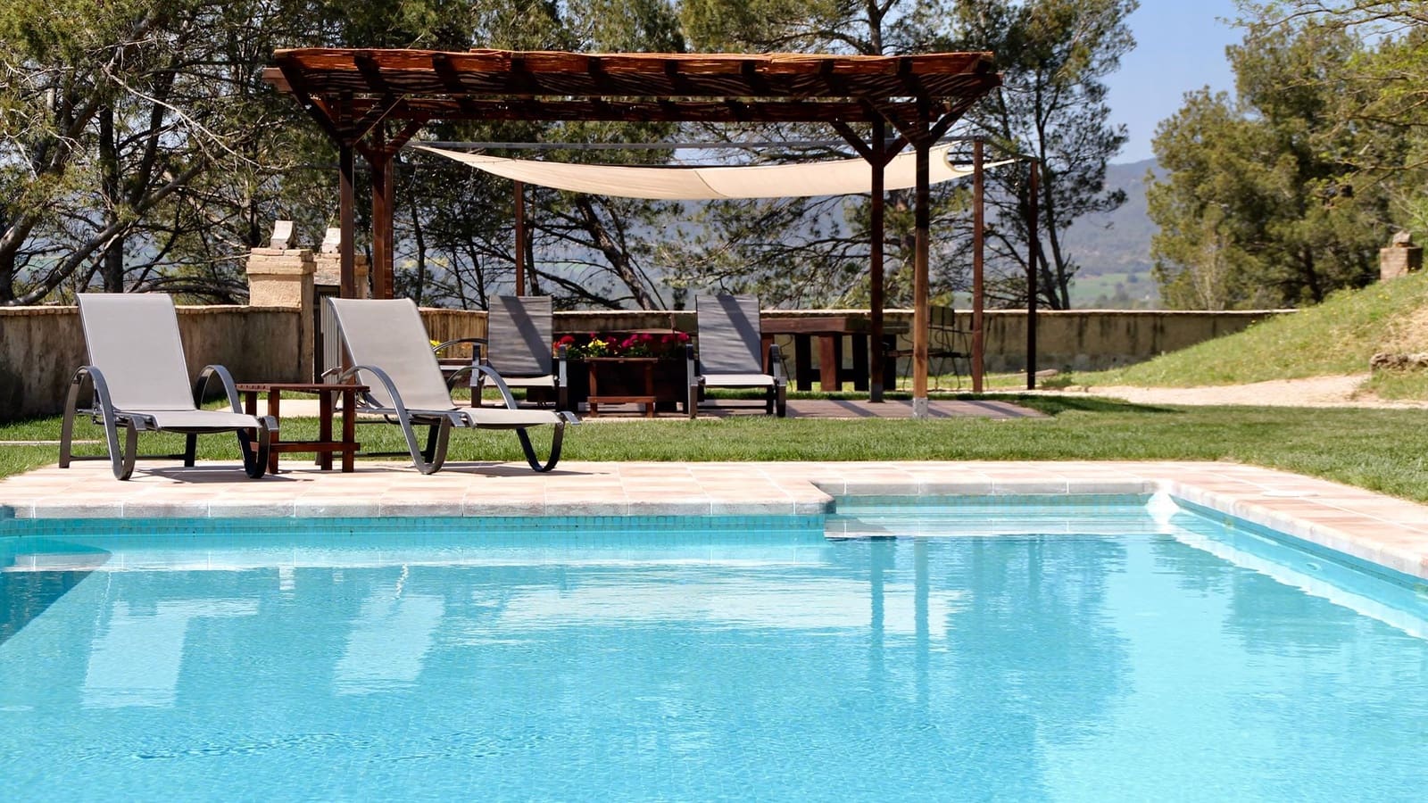 18 soveværelse Finca/Landehus til salg i La Pobla de Claramunt med swimmingpool garage - € 2.350.000 (Ref: 9064592)