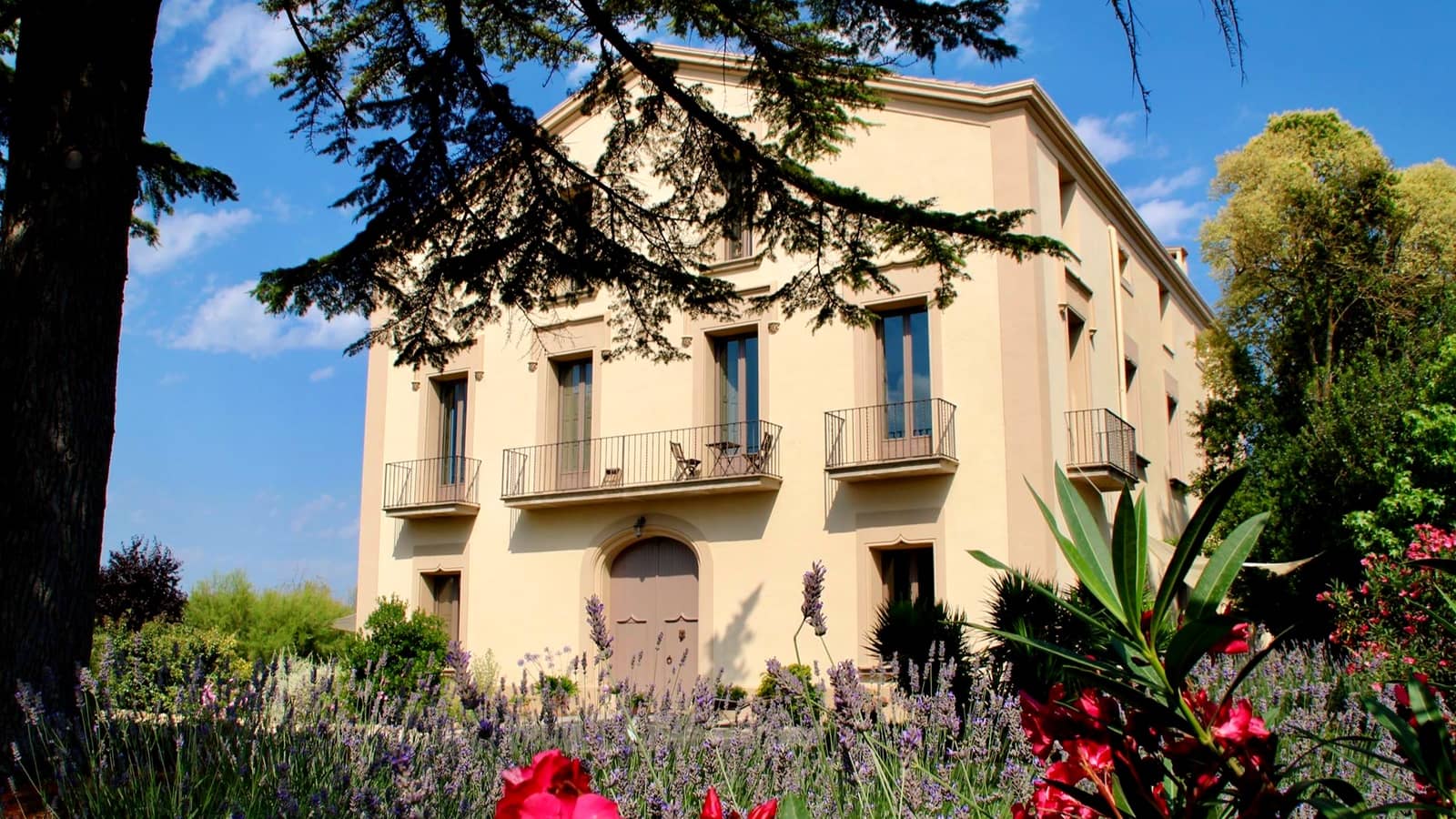 18 soveværelse Finca/Landehus til salg i La Pobla de Claramunt med swimmingpool garage - € 2.350.000 (Ref: 9064592)