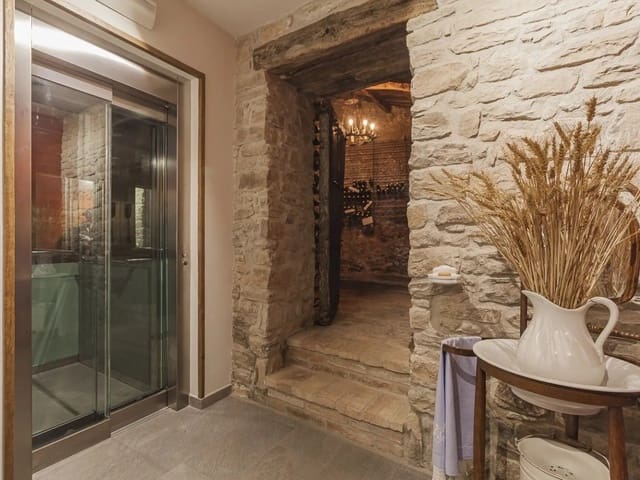 10 soverom Finca/Herregård til salgs i Vic med svømmebasseng garasje - € 2 995 000 (Ref: 9065603)