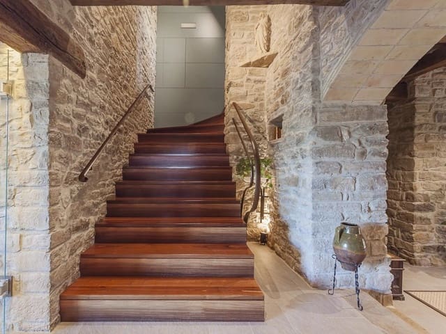 10 soverom Finca/Herregård til salgs i Vic med svømmebasseng garasje - € 2 995 000 (Ref: 9065603)