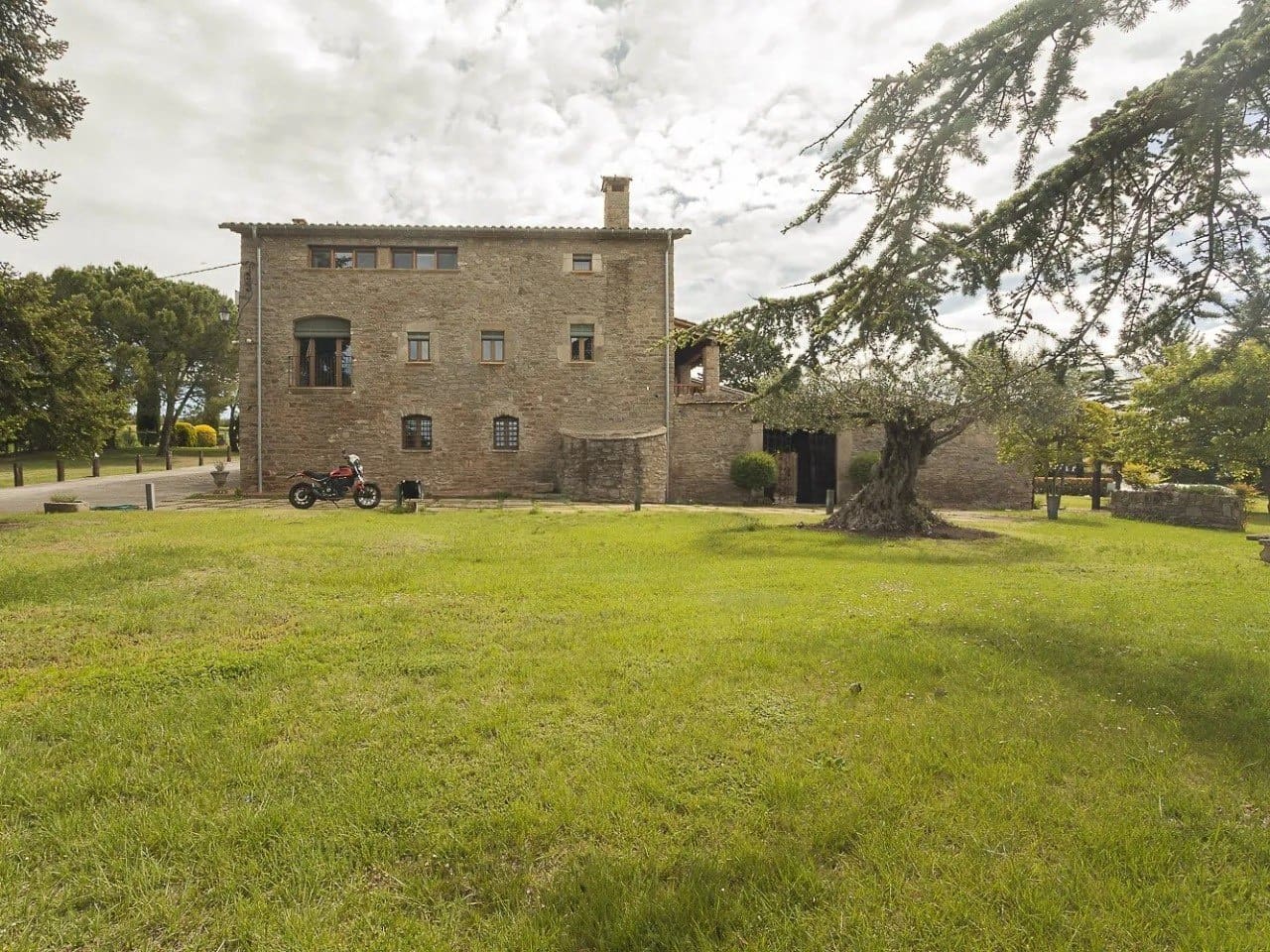 10 soveværelse Finca/Landehus til salg i Vic med swimmingpool garage - € 2.995.000 (Ref: 9065603)