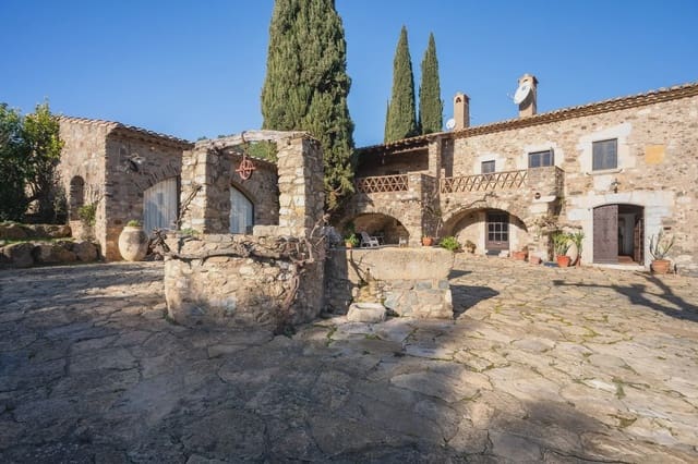 9 bedroom Finca/Country House for sale in Cruïlles Monells i Sant Sadurní de I'Heura with pool garage - € 2,900,000 (Ref: 9068349)