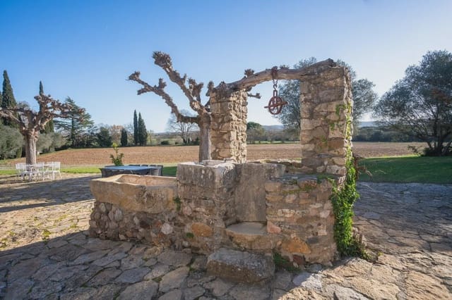 9 bedroom Finca/Country House for sale in Cruïlles Monells i Sant Sadurní de I'Heura with pool garage - € 2,900,000 (Ref: 9068349)