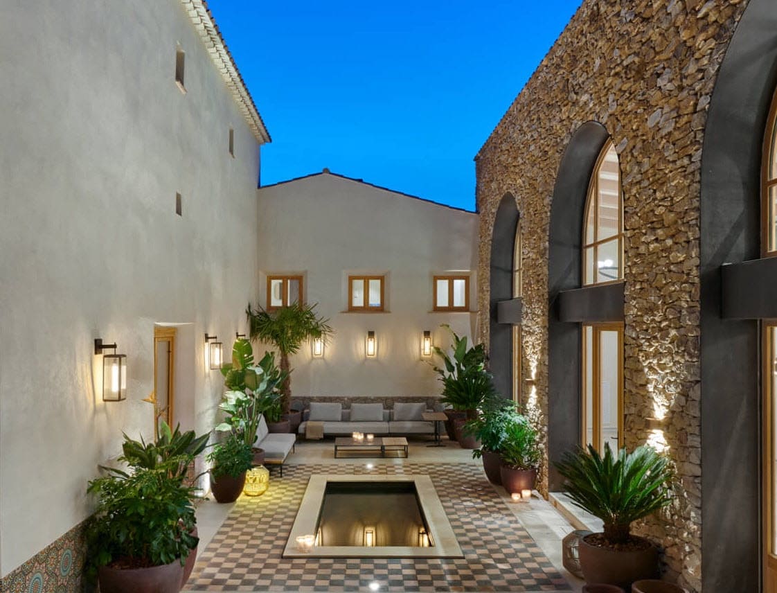 7 sypialnia Finka/Dom wiejski na sprzedaż w Rodonya z basenem - 14 000 000 € (Ref: 9096196)