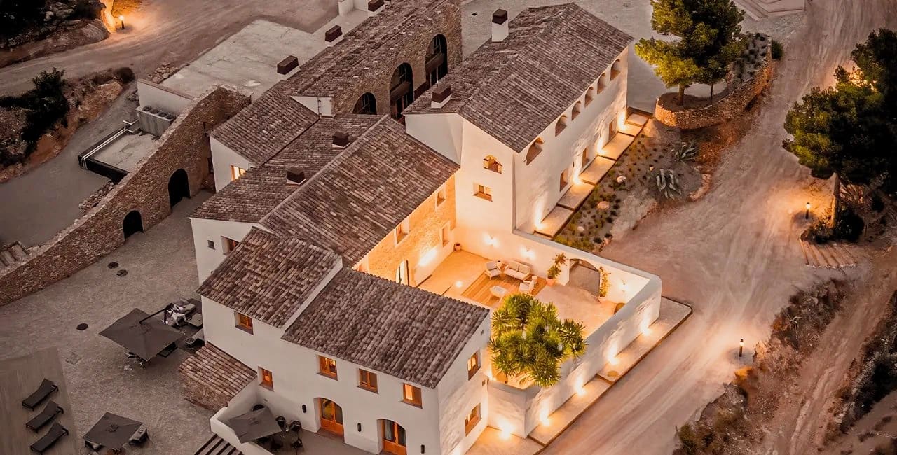 7 sypialnia Finka/Dom wiejski na sprzedaż w Rodonya z basenem - 14 000 000 € (Ref: 9096196)