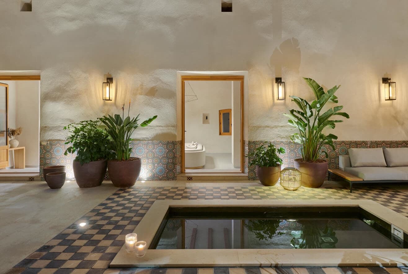 7 sypialnia Finka/Dom wiejski na sprzedaż w Rodonya z basenem - 14 000 000 € (Ref: 9096196)