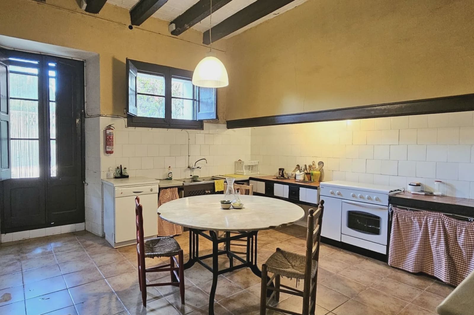 14 soveværelse Finca/Landehus til salg i Arenys de Munt med swimmingpool garage - € 1.800.000 (Ref: 9480567)