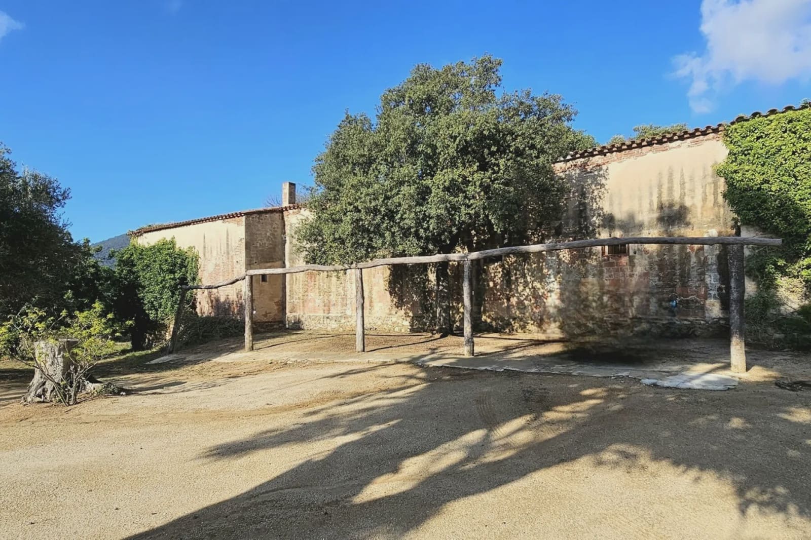 14 soveværelse Finca/Landehus til salg i Arenys de Munt med swimmingpool garage - € 1.800.000 (Ref: 9480567)