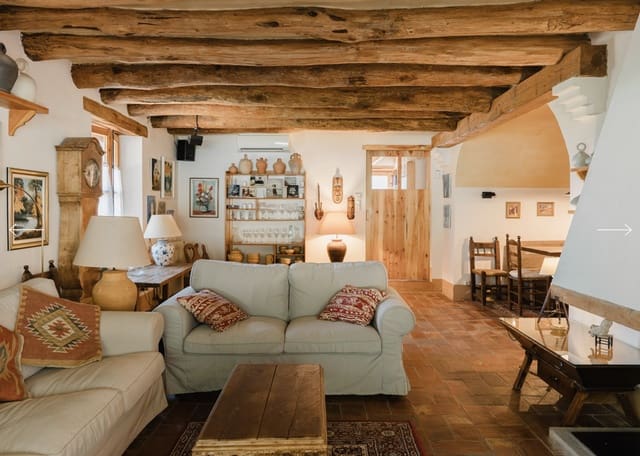 4 sypialnia Finka/Dom wiejski na sprzedaż w Miasto Girona z basenem garażem - 850 000 € (Ref: 9480641)