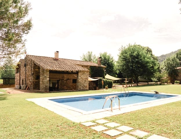 4 sypialnia Finka/Dom wiejski na sprzedaż w Miasto Girona z basenem garażem - 850 000 € (Ref: 9480641)