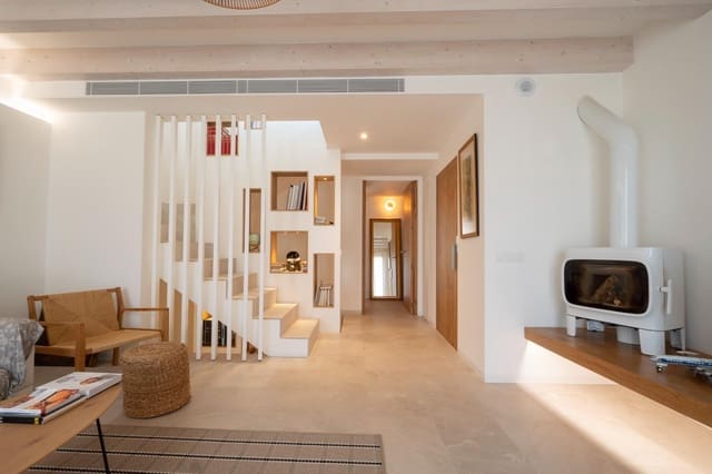 3 bedroom Villa for sale in Pollensa / Pollença with pool - € 1,595,000 (Ref: 8966209)