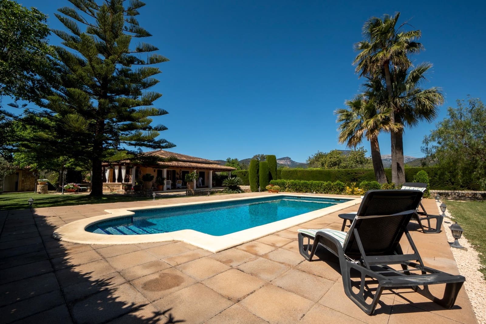 3 bedroom Finca/Country House for sale in Lloseta with pool - € 1,190,000 (Ref: 8966210)