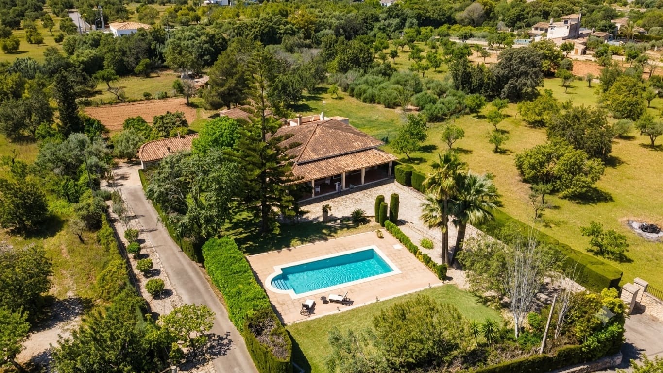 3 bedroom Finca/Country House for sale in Lloseta with pool garage - € 1,290,000 (Ref: 8966210)