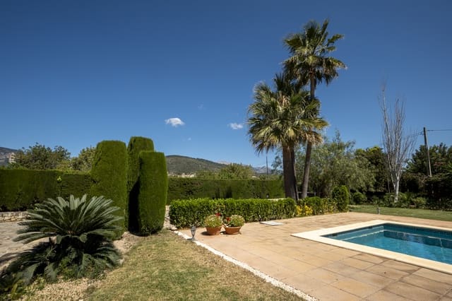 3 bedroom Finca/Country House for sale in Lloseta with pool garage - € 1,290,000 (Ref: 8966210)