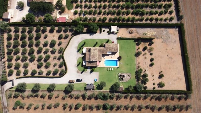 4 soveværelse Villa til salg i Sa Pobla med swimmingpool garage - € 1.750.000 (Ref: 8968202)