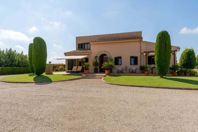 4 bedroom Villa for sale in Sa Pobla with pool garage - € 1,749,000 (Ref: 8968202)