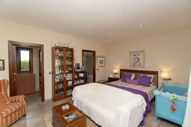 4 bedroom Villa for sale in Sa Pobla with pool garage - € 1,749,000 (Ref: 8968202)