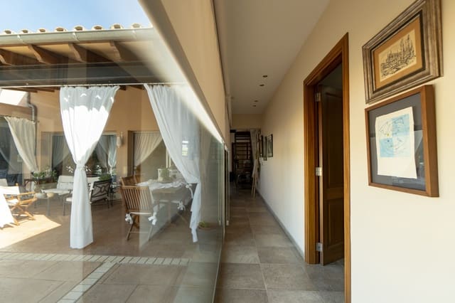 4 bedroom Villa for sale in Sa Pobla with pool garage - € 1,749,000 (Ref: 8968202)