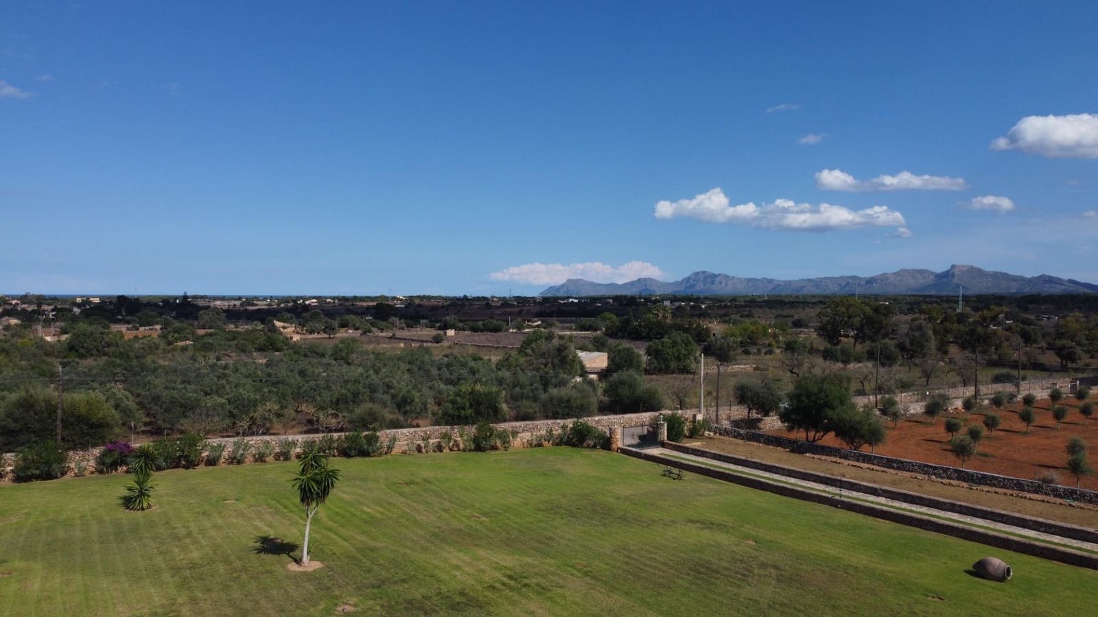 4 bedroom Villa for sale in Santa Margalida with garage - € 2,000,000 (Ref: 9301007)