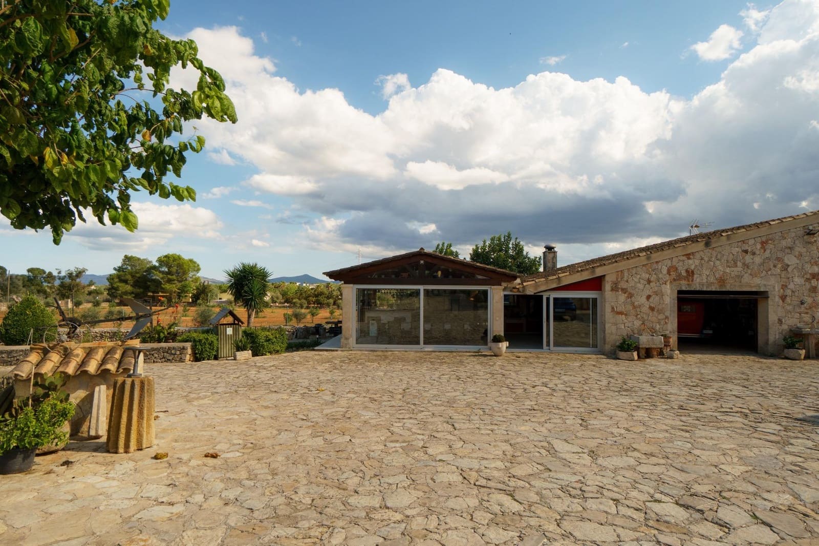 4 bedroom Villa for sale in Santa Margalida with garage - € 2,000,000 (Ref: 9301007)