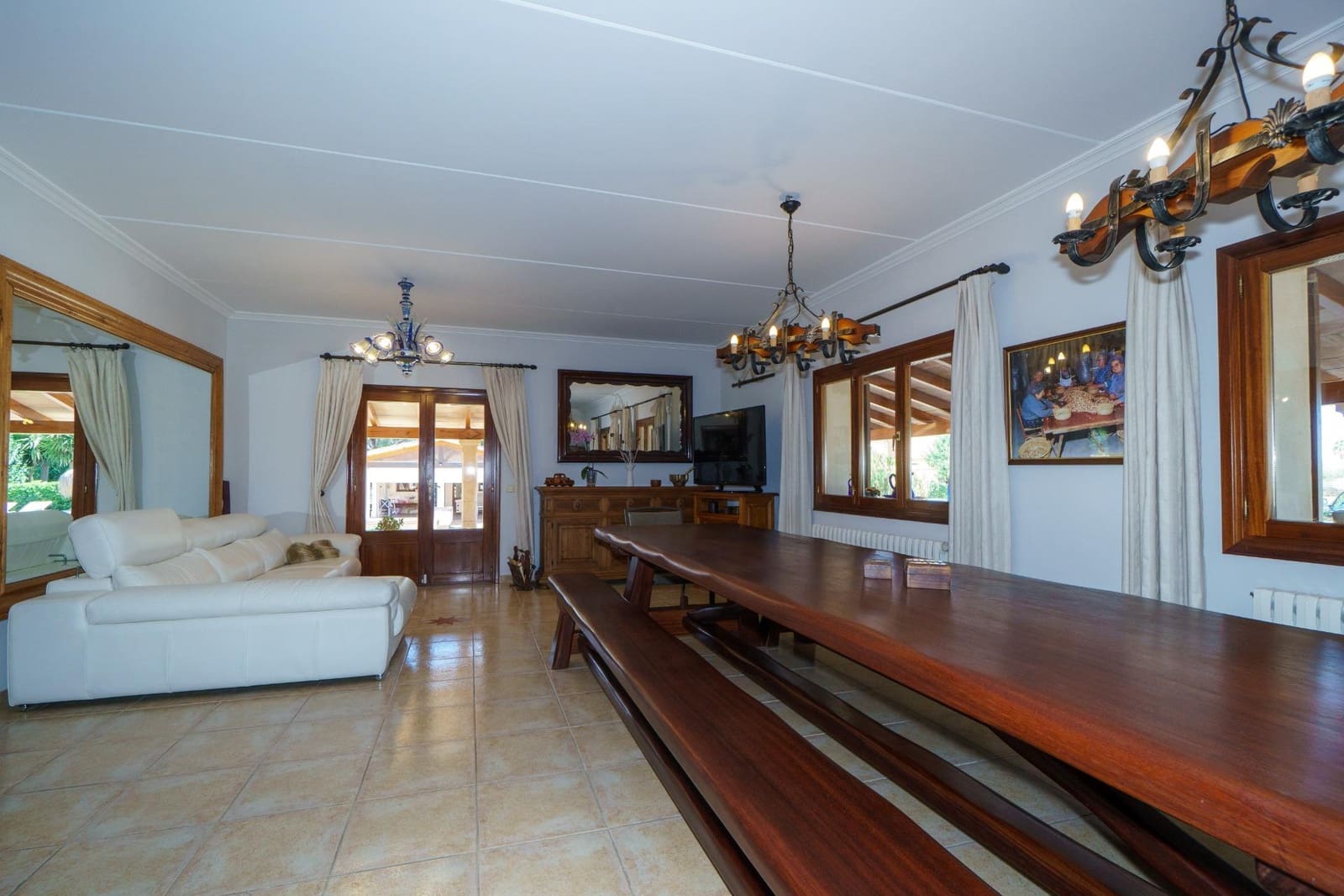 4 bedroom Villa for sale in Santa Margalida with garage - € 2,000,000 (Ref: 9301007)