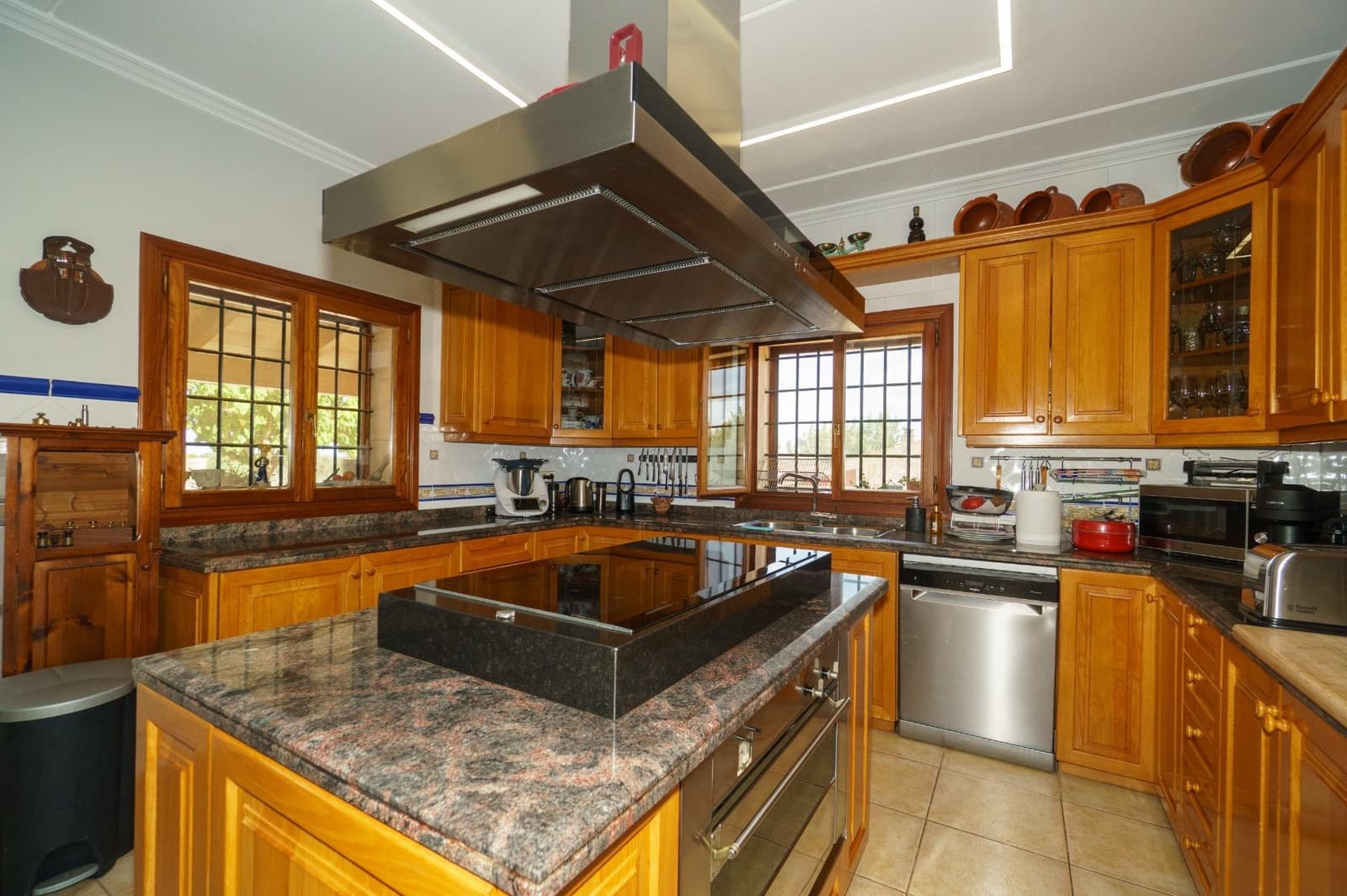 4 bedroom Villa for sale in Santa Margalida with garage - € 2,000,000 (Ref: 9301007)