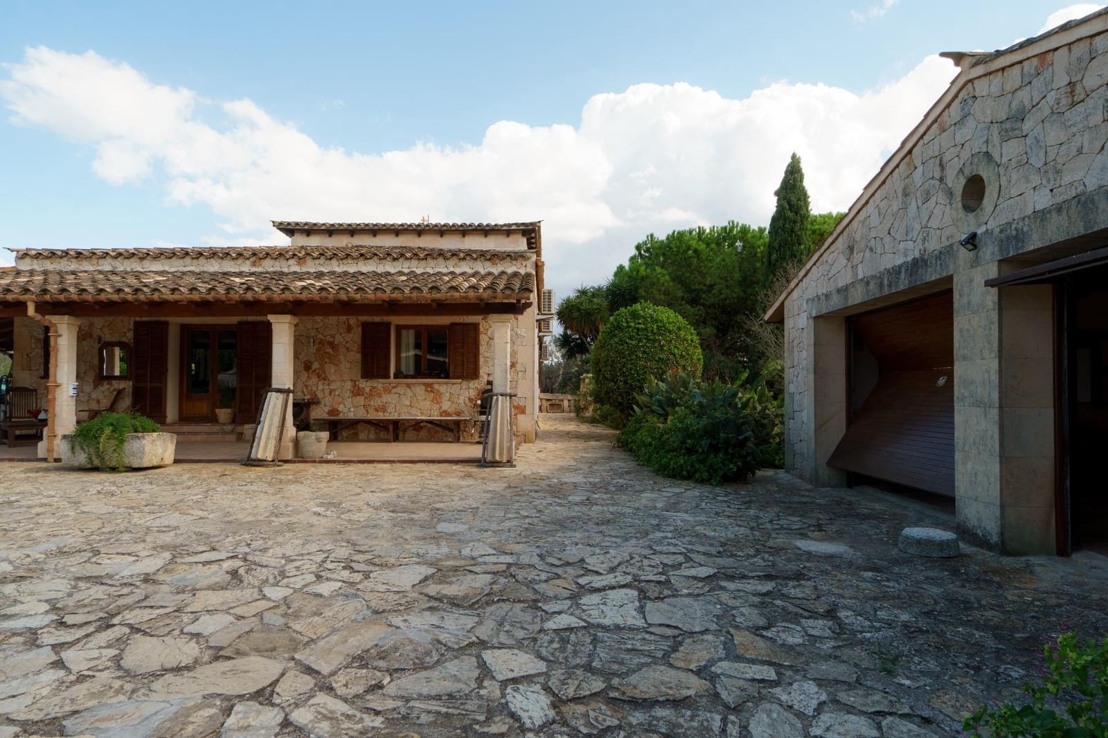 4 bedroom Villa for sale in Santa Margalida with garage - € 2,000,000 (Ref: 9301007)