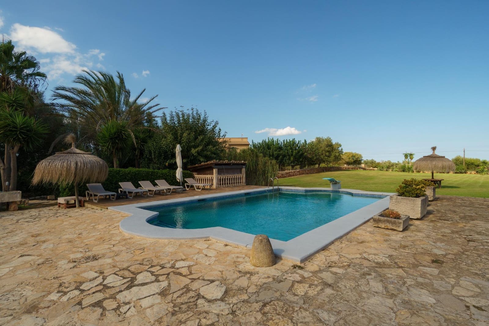 4 bedroom Villa for sale in Santa Margalida with garage - € 2,000,000 (Ref: 9301007)
