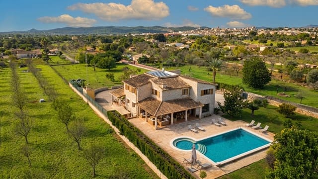 4 bedroom Villa for sale in Lloseta with pool garage - € 2,500,000 (Ref: 9330598)