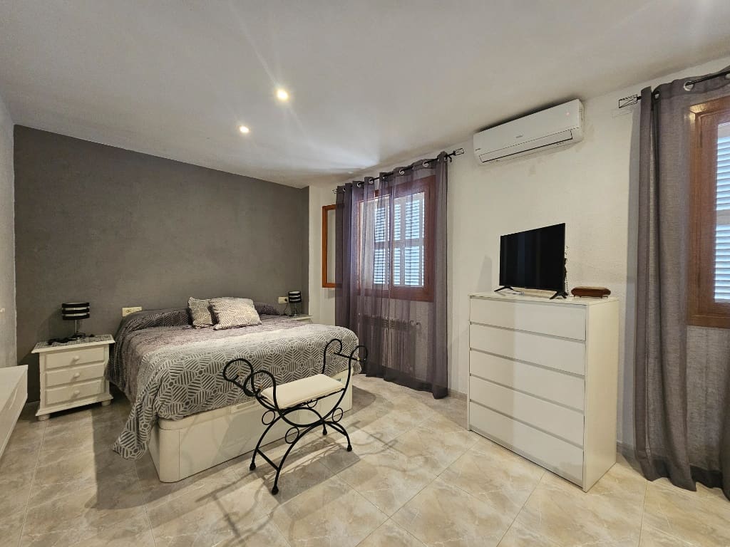 4 bedroom Villa for sale in Inca with garage - € 650,000 (Ref: 9656942)