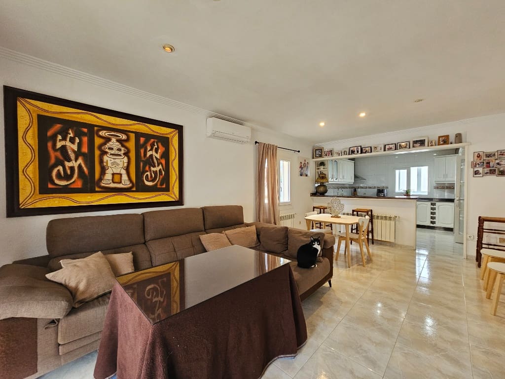 4 bedroom Villa for sale in Inca with garage - € 650,000 (Ref: 9656942)