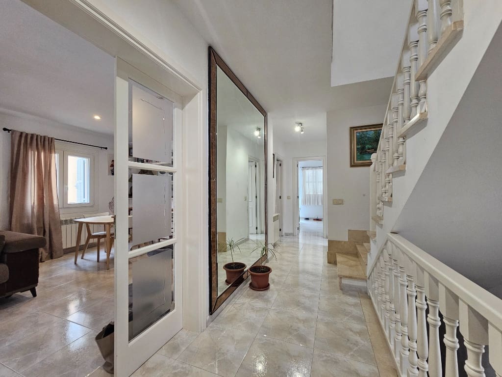 4 bedroom Villa for sale in Inca with garage - € 650,000 (Ref: 9656942)