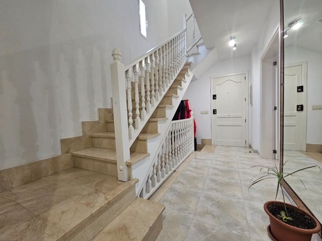 4 bedroom Villa for sale in Inca with garage - € 650,000 (Ref: 9656942)