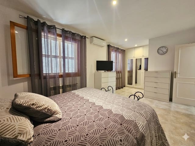 4 bedroom Villa for sale in Inca with garage - € 650,000 (Ref: 9656942)