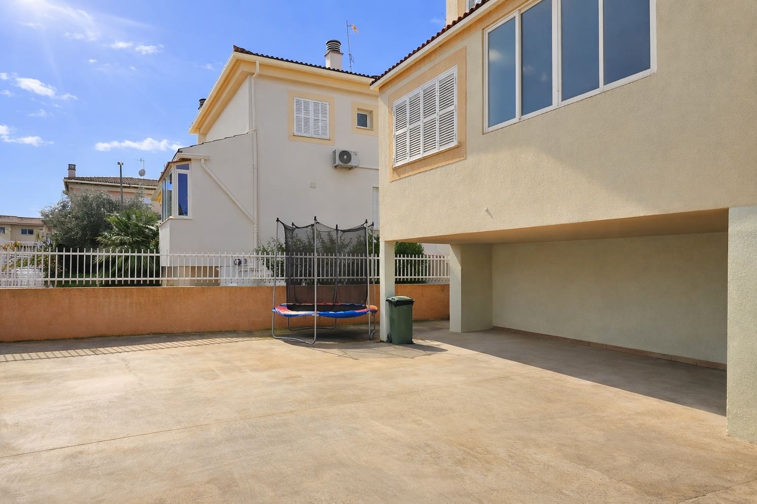 4 bedroom Villa for sale in Inca with garage - € 650,000 (Ref: 9656942)