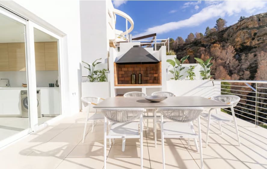 4 bedroom Villa for sale in Altea - € 1,095,000 (Ref: 8891709)