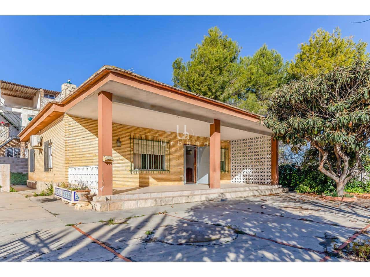 4 sovrum Villa till salu i Godelleta med pool garage - 188 200 € (Ref: 10008145)