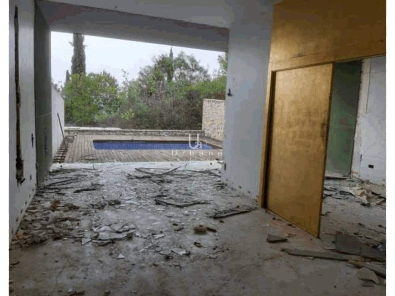 21 bedroom Hotel for sale in Vilamarxant / Villamarchante - € 763,440 (Ref: 10010088)