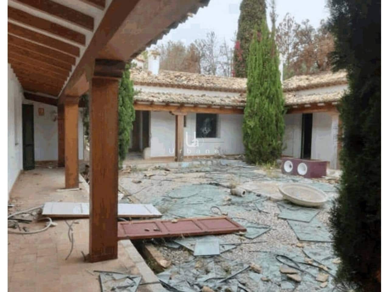 21 bedroom Hotel for sale in Vilamarxant / Villamarchante - € 763,440 (Ref: 10010088)