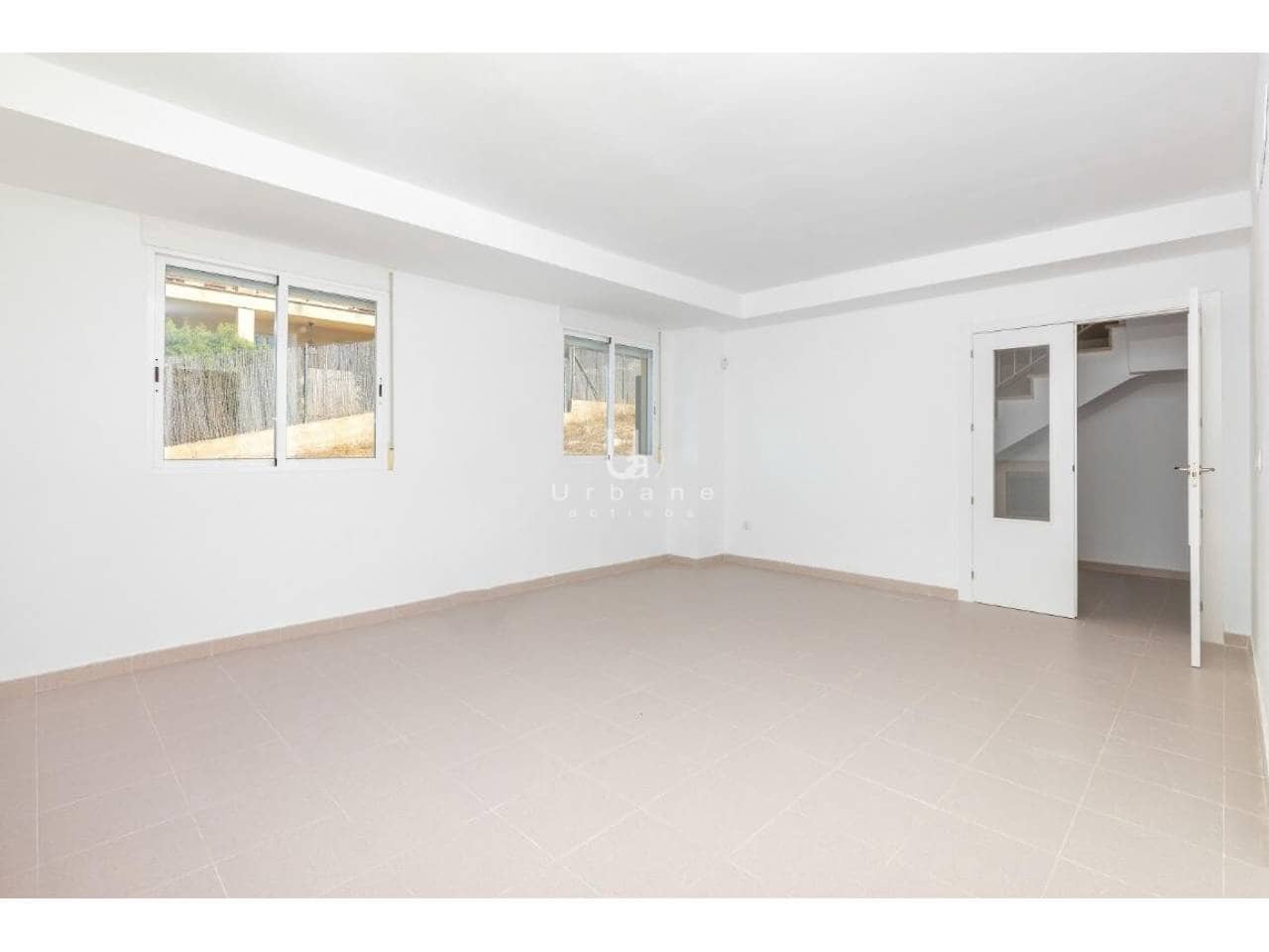 4 bedroom Villa for sale in Torrent - € 299,000 (Ref: 10040288)