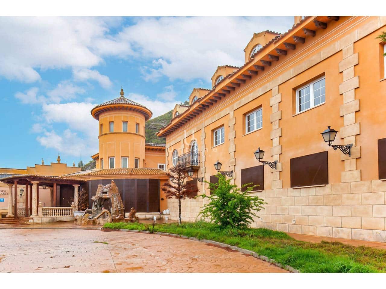 44 sovrum Hotell till salu i Jalance - 1 200 000 € (Ref: 10040292)