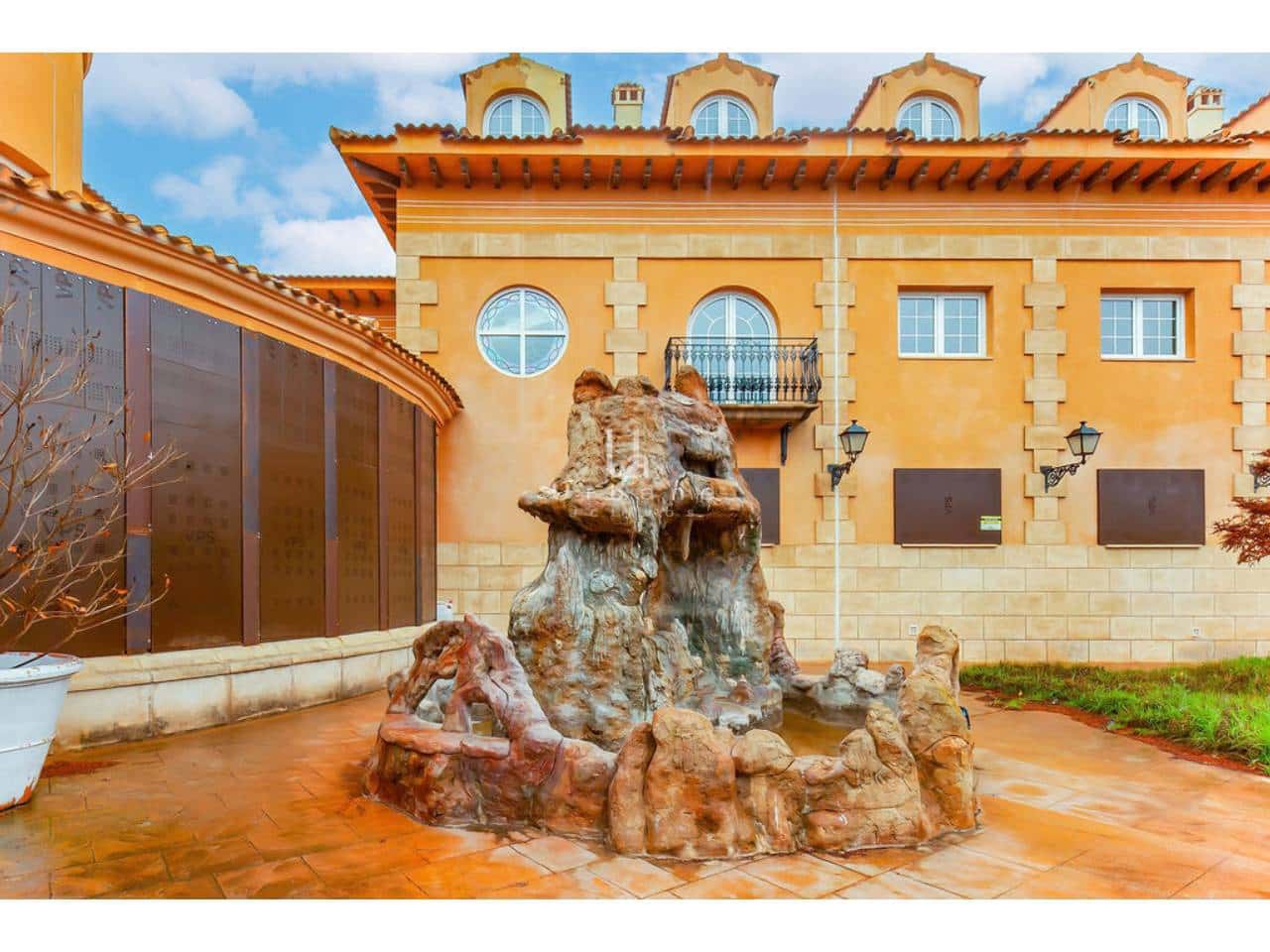 44 sovrum Hotell till salu i Jalance - 1 200 000 € (Ref: 10040292)