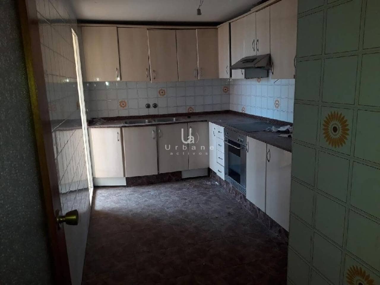 4 bedroom Flat for sale in Carcer - € 90,000 (Ref: 10042431)