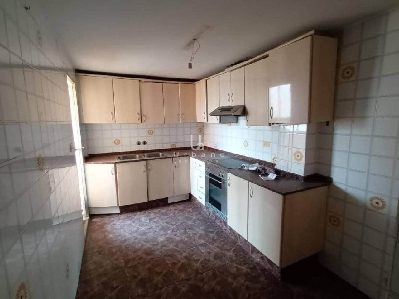 4 bedroom Flat for sale in Carcer - € 90,000 (Ref: 10042431)
